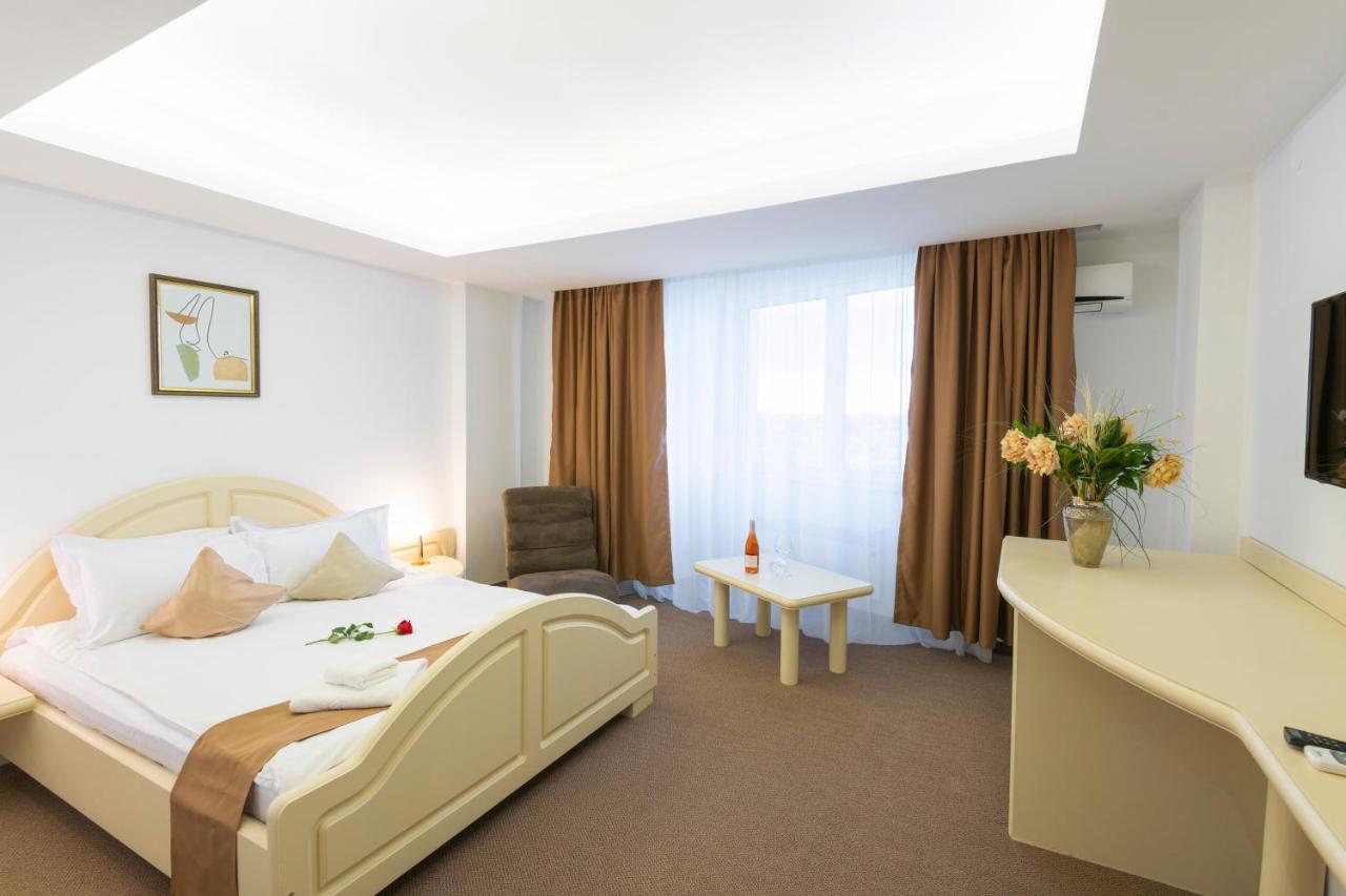 Hotel Randy Konstanca Kültér fotó