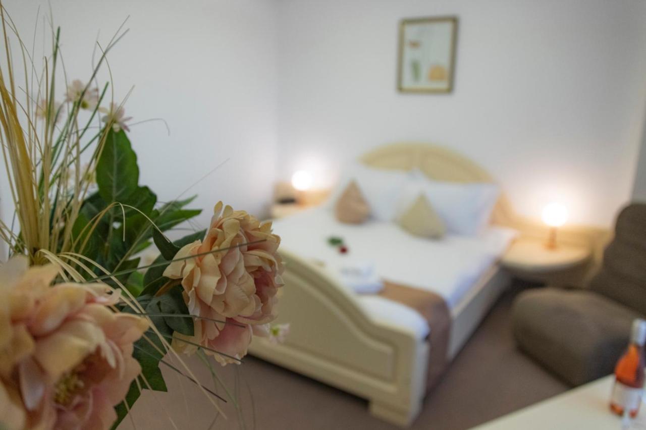 Hotel Randy Konstanca Kültér fotó