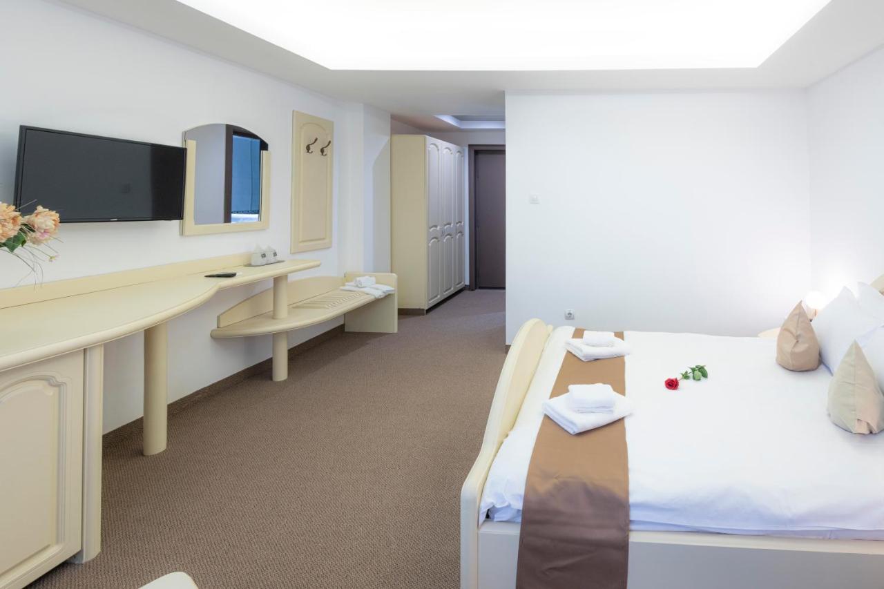 Hotel Randy Konstanca Kültér fotó