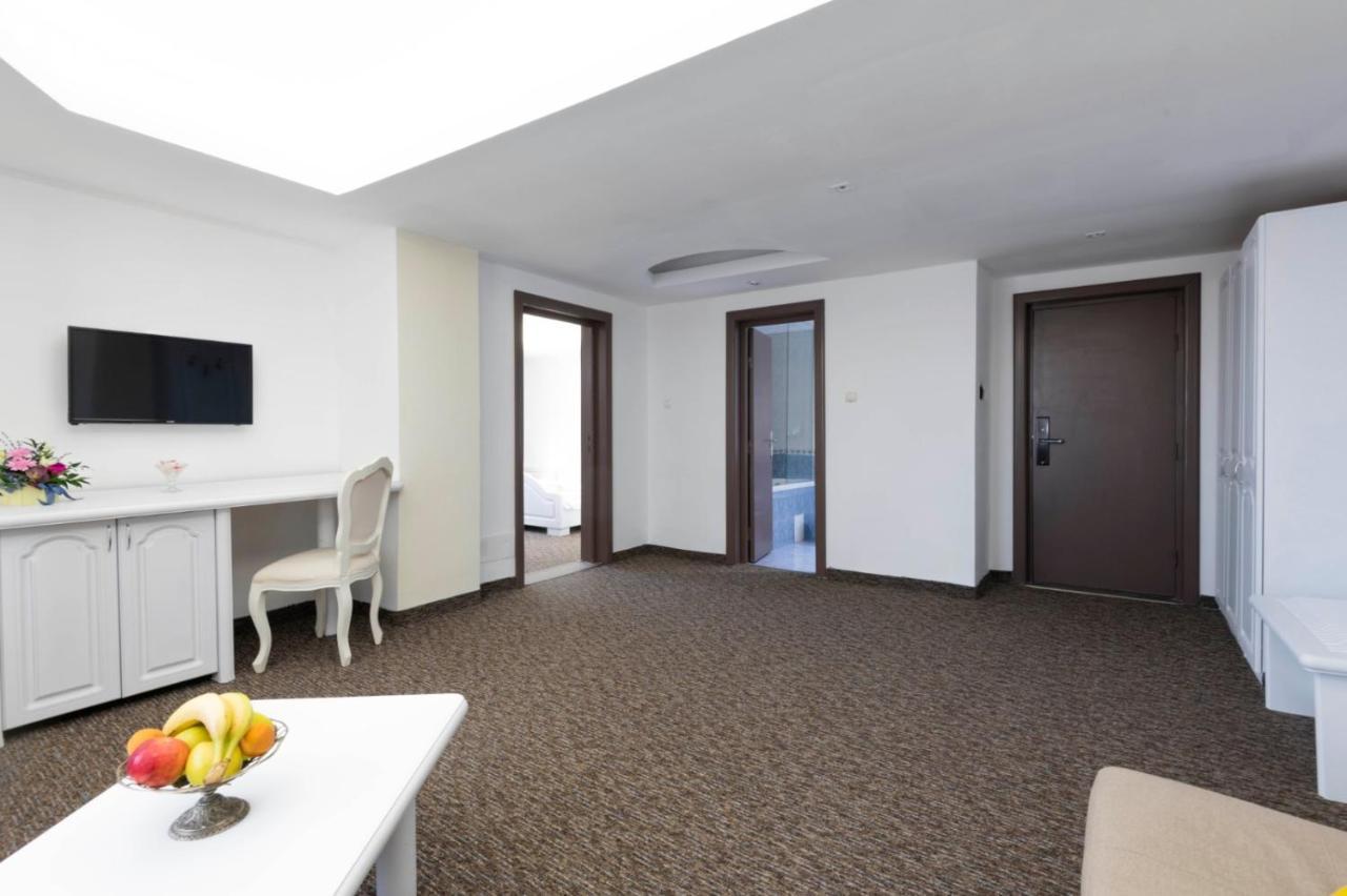 Hotel Randy Konstanca Kültér fotó