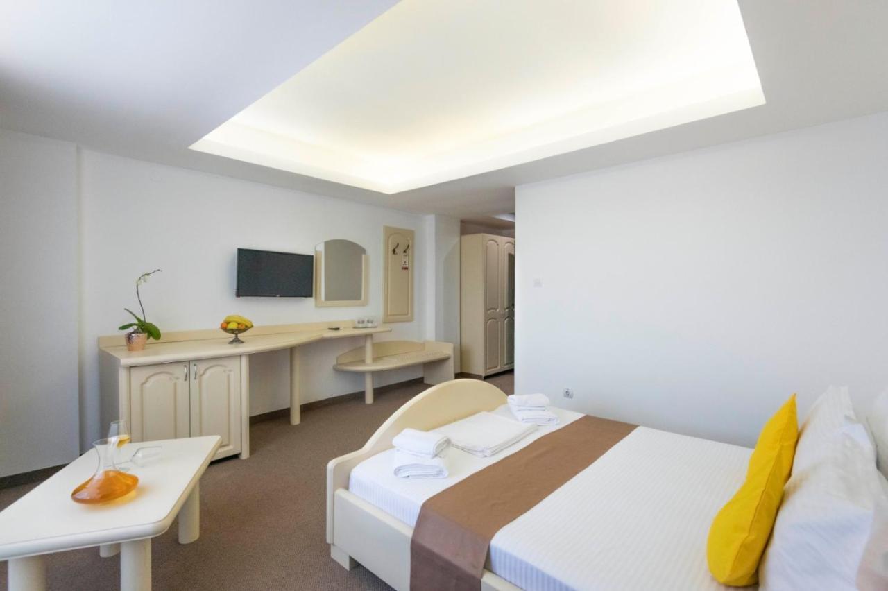 Hotel Randy Konstanca Kültér fotó