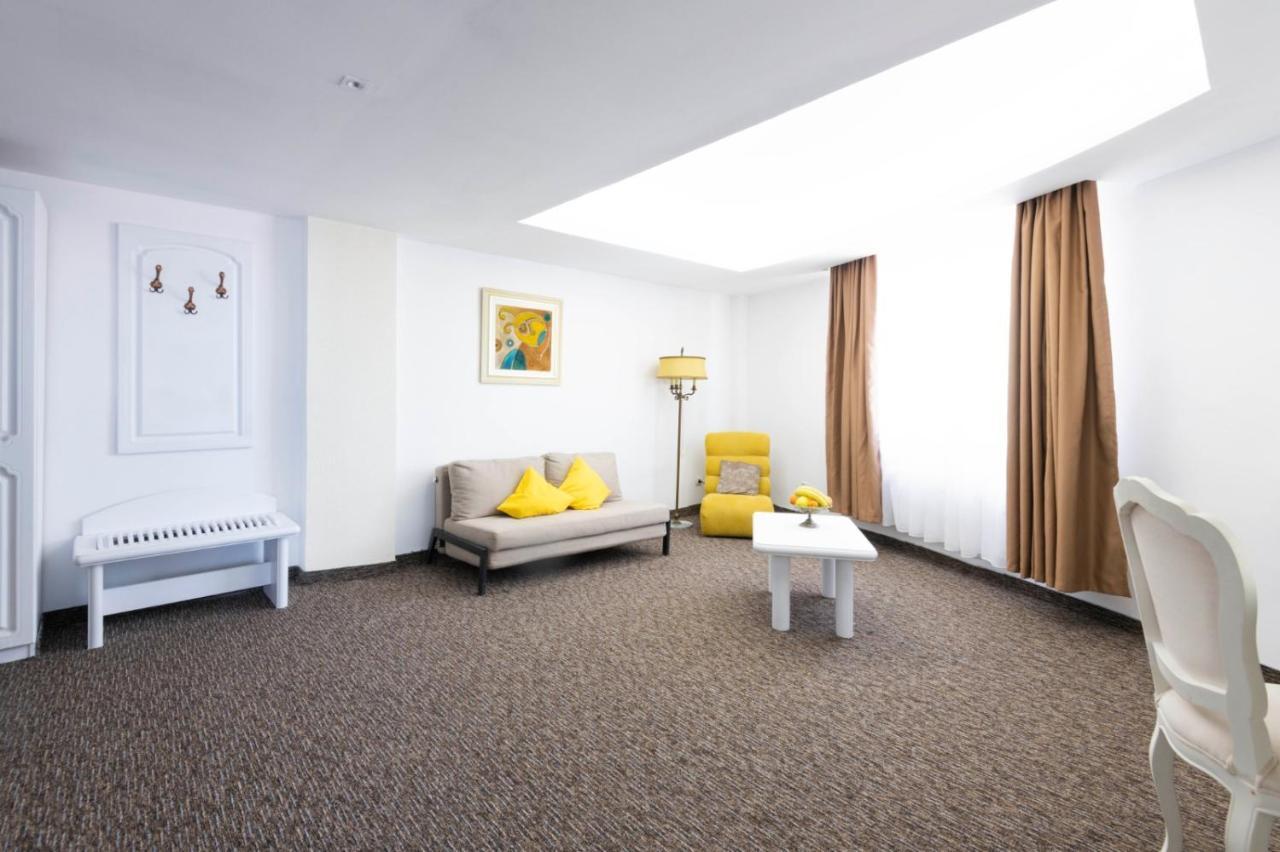 Hotel Randy Konstanca Kültér fotó