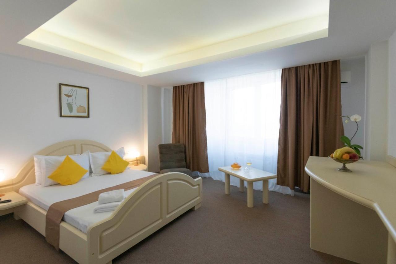 Hotel Randy Konstanca Kültér fotó