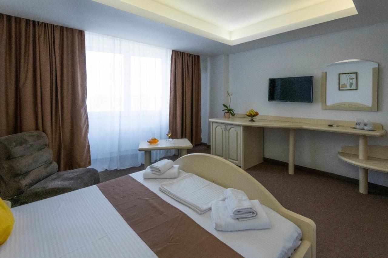 Hotel Randy Konstanca Kültér fotó