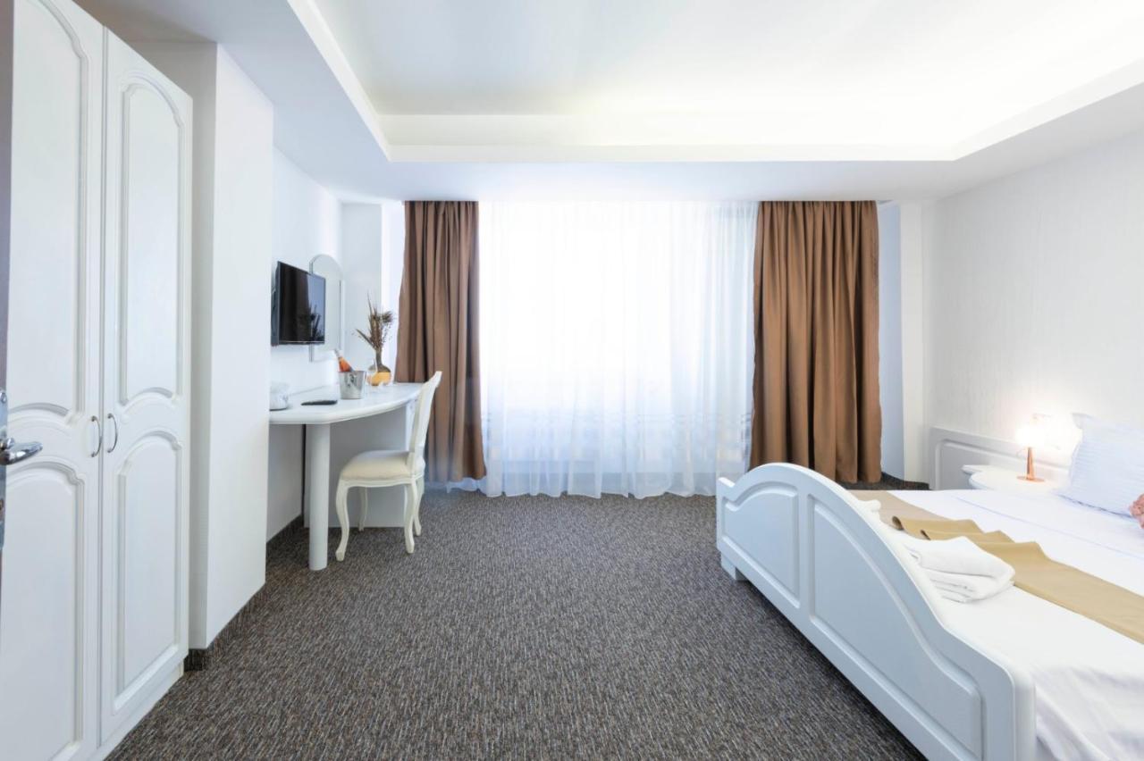 Hotel Randy Konstanca Kültér fotó