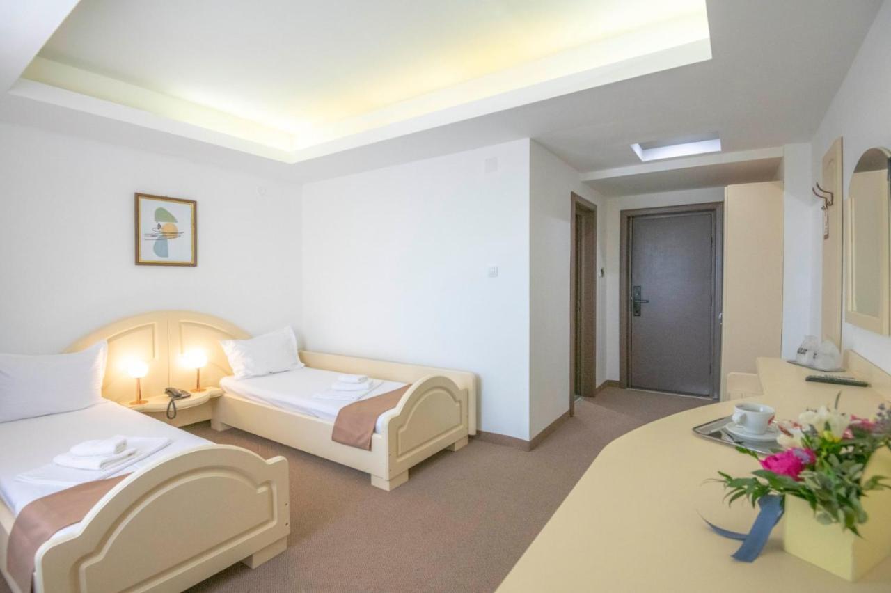 Hotel Randy Konstanca Kültér fotó