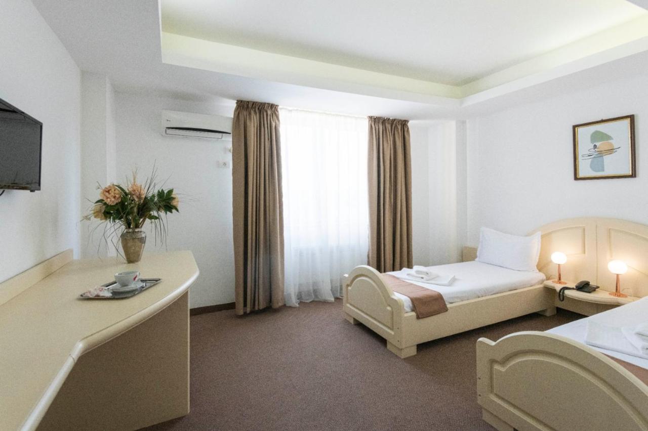 Hotel Randy Konstanca Kültér fotó
