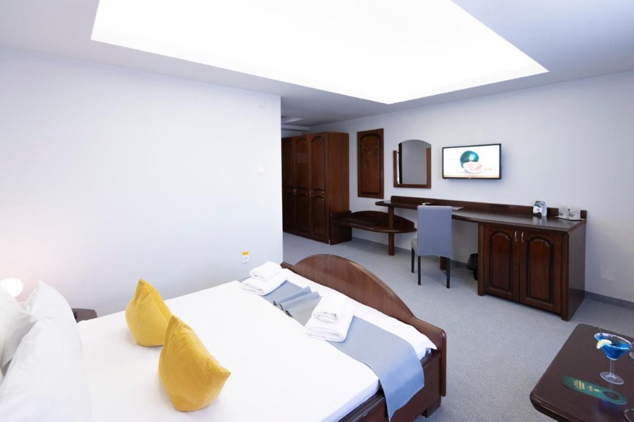 Hotel Randy Konstanca Kültér fotó