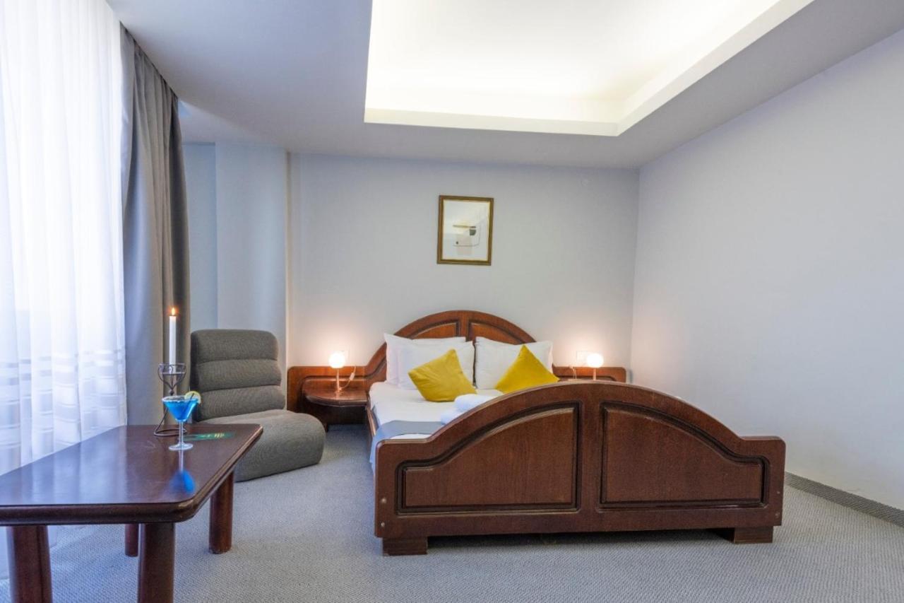 Hotel Randy Konstanca Kültér fotó