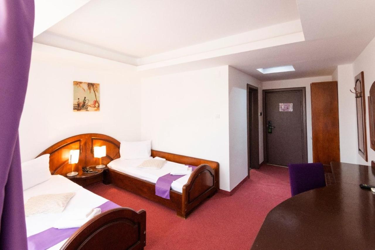 Hotel Randy Konstanca Kültér fotó